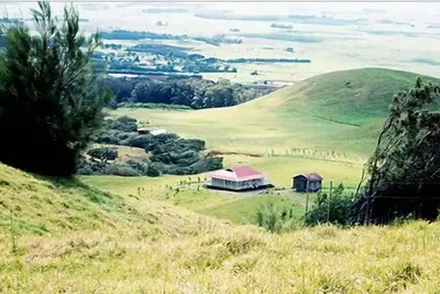Image de Pu'u Menehune (le pays de Dieu! ) 13 Acre Ranch domicile, Stream et Cascades