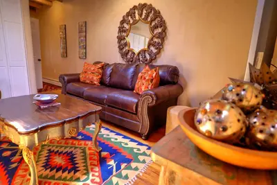 Image de Luxurios Adobe Home, juste à côté de la Plaza.