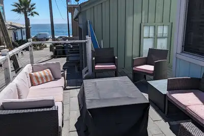 Image de A quelques pas du Nid de plage, du port et Corbeau; Vues de chaque De Quiet Home