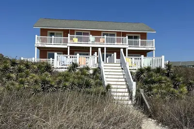 Image de Belle Emerald Isle Oceanfront 5 Chambre Duplex: «Changements dans les latitudes '