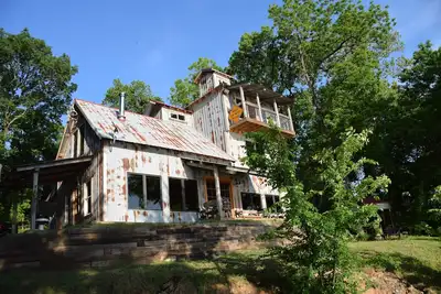 Image de Retraite exquise sur le front de la rivière Rouge