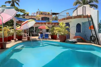 Image de Villas Del Corazon - w / Pool - Étapes de la plage, options de 4 à 8 chambres