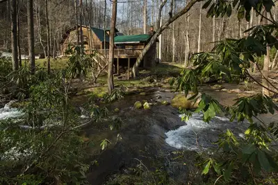 Image de Emory Lodge situé sur West Buffalo Creek