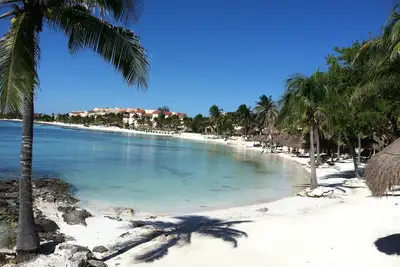Image de Meilleur emplacement, True Beachfront, Condo de luxe 2 Br, Villas Del Mar C 105