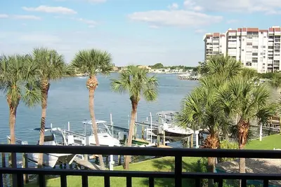 Image de Waterfront Treasure Island Florida Beach Condo