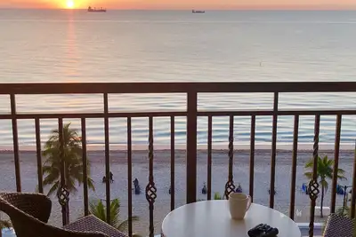 Image de Fantastic View - Oceanfront Condo dans un hôtel 5 étoiles - à pied de tout
