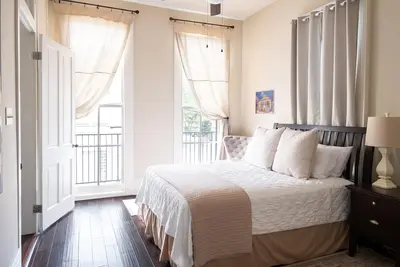 Image de Balcon et beau quartier français -Les Français de Bourgogne dans le Marigny