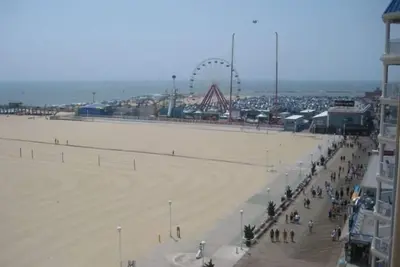 Image de A B C = Superbe condo Boardwalk! 302 @ Belmont