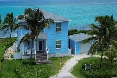 Bennett House / Très privé Oceanfront Paradise