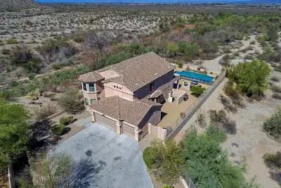 Image de Vue sur le désert - Estrella Mountain Ranch 5 bed \/ 3ba \/ Private View \/ Pool \/ Spa \/ GasFirePit