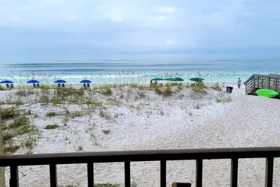 Image de Un condo d'une chambre sur la plage! ! ! !
