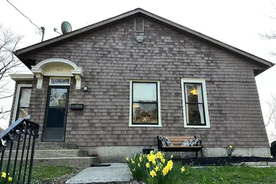 Image de Bungalow de charme à proximité du centre-ville et du campus de l'Université de l'Iowa