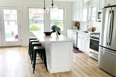 Image de Cottage West Hampton Beach avec piscine privée