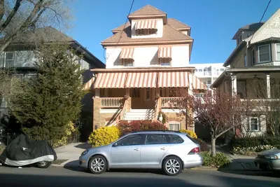 Image de Marchez vers tout depuis cette résidence de 125 ans dans le quartier historique d'Oc
