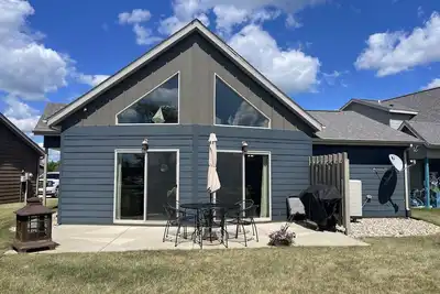 Image de Chalet de vacances cinq étoiles Okoboji à Bridges Bay!