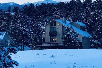 Image de Chalet de luxe avec cuisine du chef, à quelques minutes des remontées mécaniques!