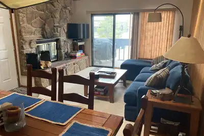 Grand condo de ski familiale avec accès à toute la vallée du Fraser a à offrir