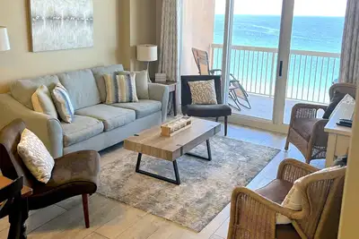 Image de Belle (récemment rénovée) Beachfront Sleeps 7 & Beach Service