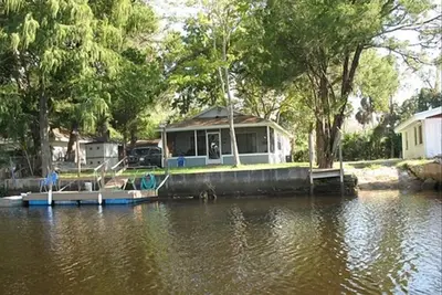 Image de Accueil Waterfront sur la belle Weeki Wachee