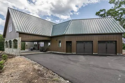 Image de Bama Bear Lodge: un plus grand que la vie Mountain View Escape