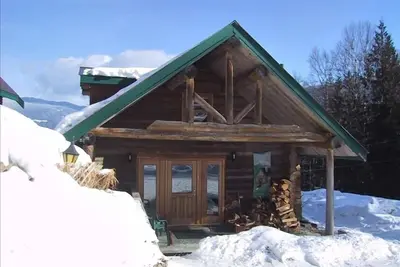 Image de Cosy Log Cottage dans un endroit paisible