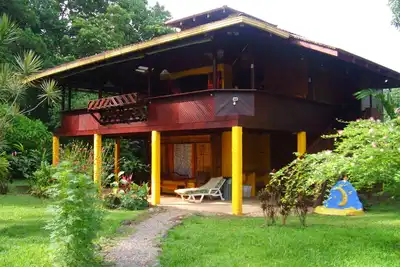 Image de Magic Moon Beach House, Deluxe 3 Bedroom Beachfront House