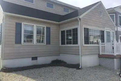 Image de Nouveau Déco4BR Lavallette Home, 8 personnes, Os Shwr, A \/ C Sept \/ Automne \/ HiverDisponibilité!