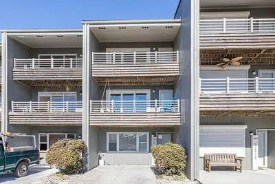 Image de Condo Oceanview, piscine communautaire et bain Ă remous, 15 personnes