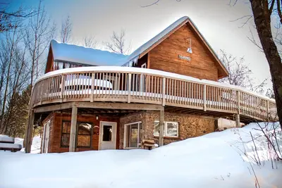 Image de Profitez d'une vue sur la rivière avec un espace confortable pour toute la famille!
