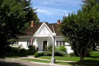 Image de Hutchins House dans le magnifique centre-ville de Lodi