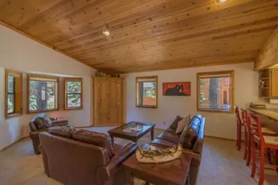 Image de Tahoe Chalet La vie à son meilleur!