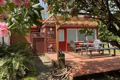 Image de Nouveau bain à remous à 2 pâtés de maisons de la plage, propre, Internet, belle cour, calme