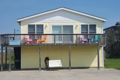 Image de Barefootin '- à quelques pas de la plage, des restaurants et des boutiques. Très proche de tout cela!