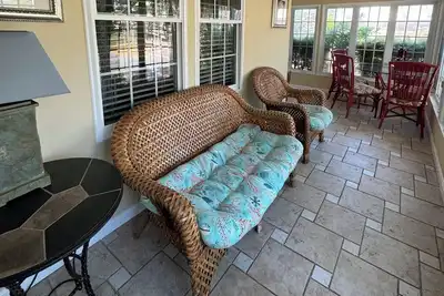 Image de 6 chambres 4 salles de bain - 2 pâtés de maisons de la plage