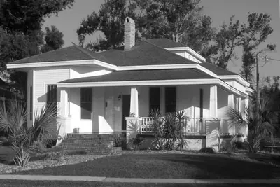 Image de Historique maison victorienne avec groupe Limited Beach View