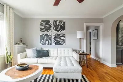 Image de Homey Plaza Condo 2