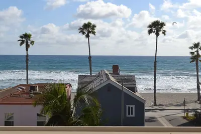 Image de Vues fantastiques sur la plage et l'océan lorsque vous franchissez la porte!