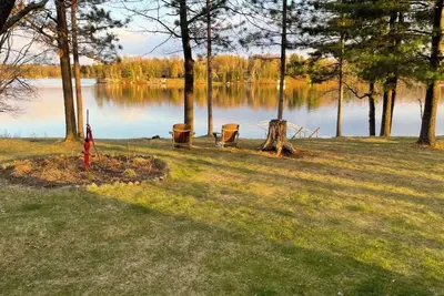 Image de Voté le plus beau lac! Femme Lac des Chaînes-4 Seas Home!