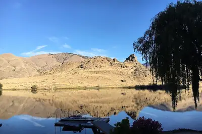 Image de Maison au bord de l'eau exceptionnelle Ă Turtle Rock