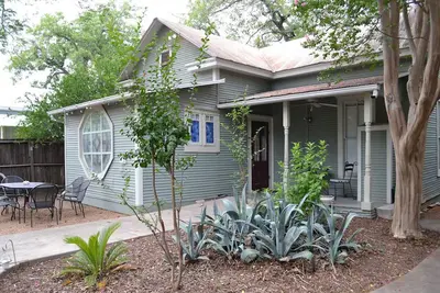 Image de Vintage House, Cottage & Bunk - À pied de Schlitterbahn / Comal River