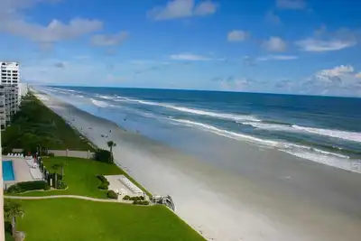 Image de Oceanfront, plage non-conduite, avec une vue imprenable de l'océan dans les estuaires