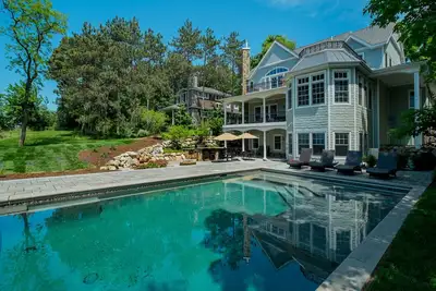 Image de A 7000 pieds carrés de luxe Lake Michigan Beach House automne spécial / réservation 2019
