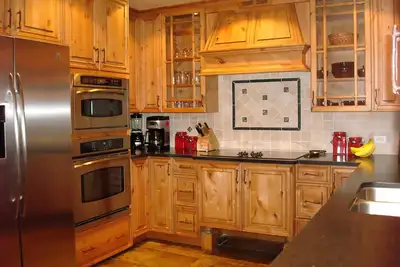 Image de Cedars 21 Pistes de ski accessibles 3 chambres à coucher, 2 1/2 salle de bain, bain à remous