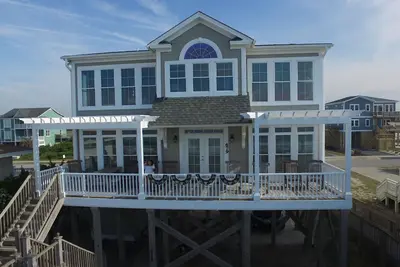 Image de Belle maison en bord de mer avec ascenseur
