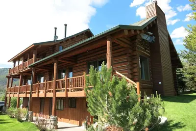 La cabine la meilleure et la plus confortable pour les grandes familles / groupes à West Yellowstone!