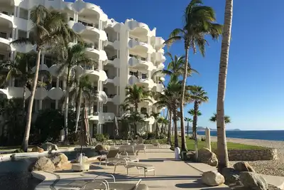 Image de Mykonos, Costa Azul - Unité d'extrémité au niveau du sol par Pools & Beach