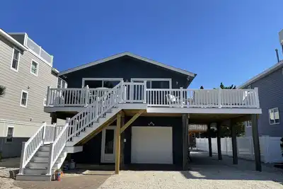 Image de Maison unifamiliale - Oceanside sur Dead End Street - privé mais pratique.
