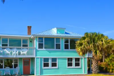Image de Direct Ocean Front de propriété. Capacité d'accueil 12 adultes et 4 enfants