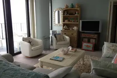 Image de Direct Oceanfront - Belle et spacieuse unité de Penthouse de luxe!