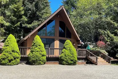 Image de Belle maison d'accès routier avec quai